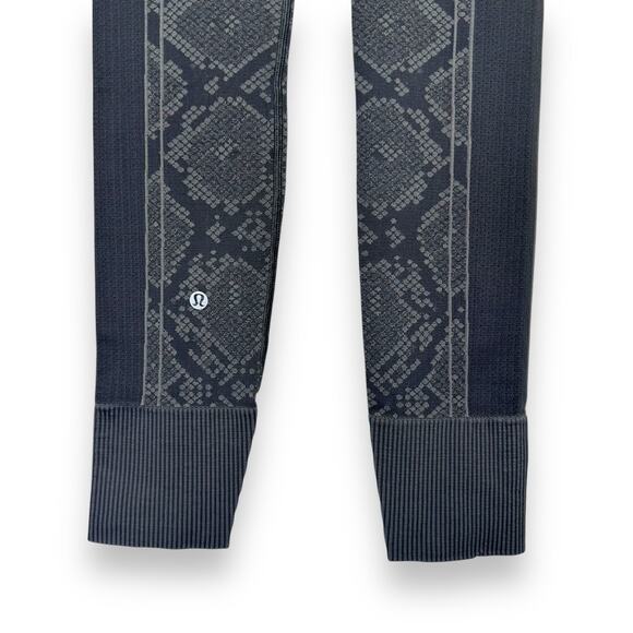 Lululemon Women's Ebb To Street Pant Size 2 Gray Woven Snake W5J77S Seamless - Picture 9 of 10